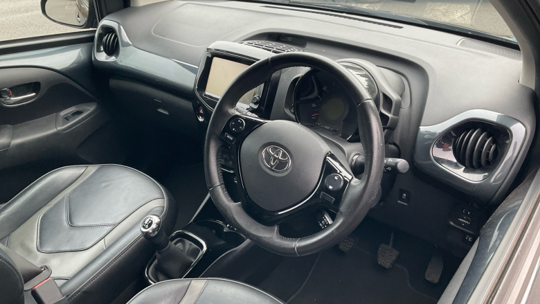 Toyota Aygo 1.0 VVT-i X-Clusiv 3 5dr Petrol Hatchback